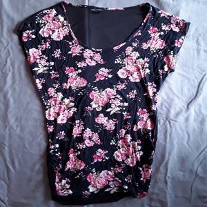 Free Kisses Floral Print Top Sheer Back Size XL